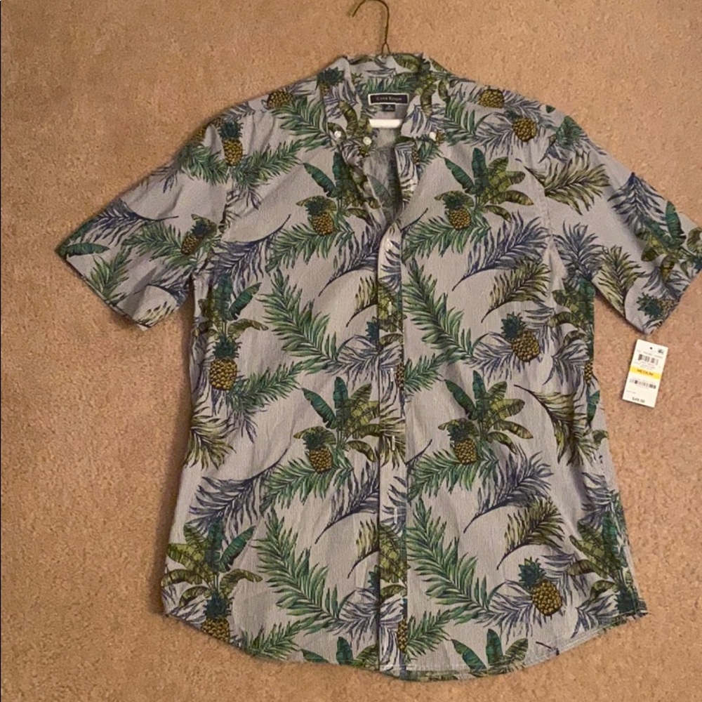 Short sleeve button up
